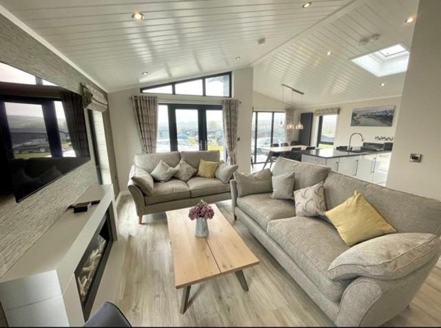 *Luxury Holiday Home With Hot Tub Close To Beach* Penally Exterior photo