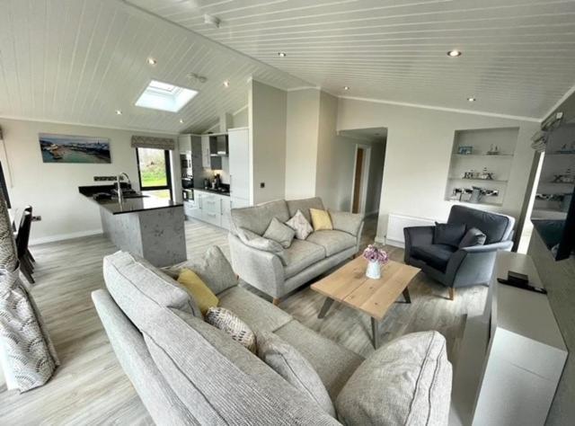 *Luxury Holiday Home With Hot Tub Close To Beach* Penally Exterior photo