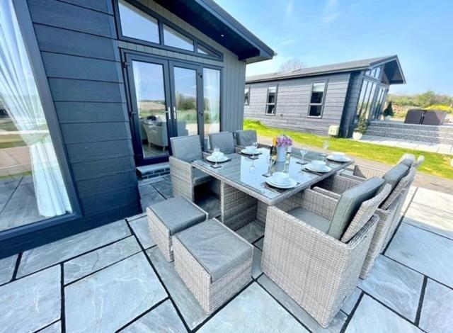 *Luxury Holiday Home With Hot Tub Close To Beach* Penally Exterior photo