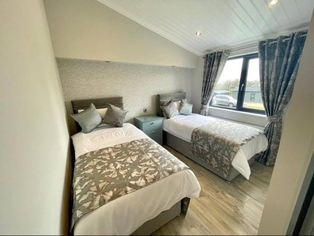 *Luxury Holiday Home With Hot Tub Close To Beach* Penally Exterior photo